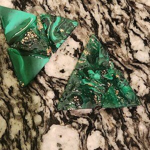 🔥NEW Brilliant Green Triangle Stud Earrings